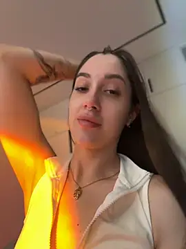 BOOMFOXY live cam on StripChat