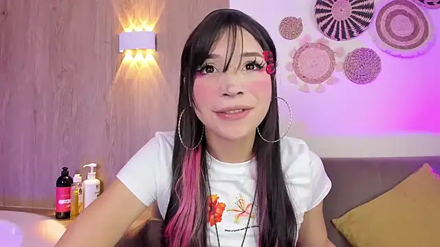 AliiceWonderland_ live cam on StripChat