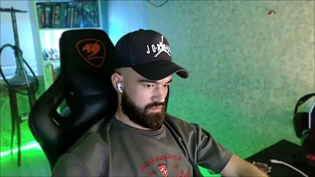 _Serious_Man webcam