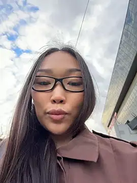 trytomakememoam webcam