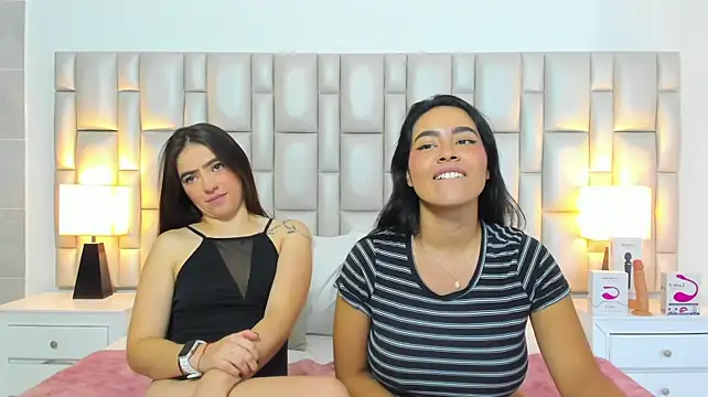 paola_katy_dicks live cam preview