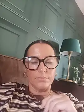 VelvetNaughty-Shem webcam