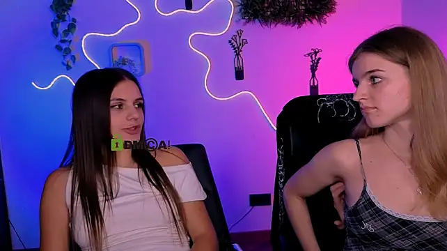 lisa_dark_ webcam