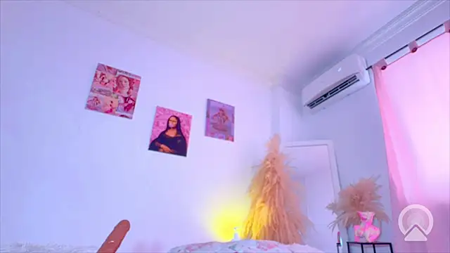AMAIAA_LOVE webcam