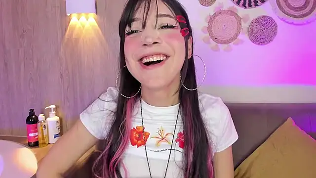 AliiceWonderland_ webcam