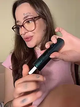 fuckdoll_18 webcam