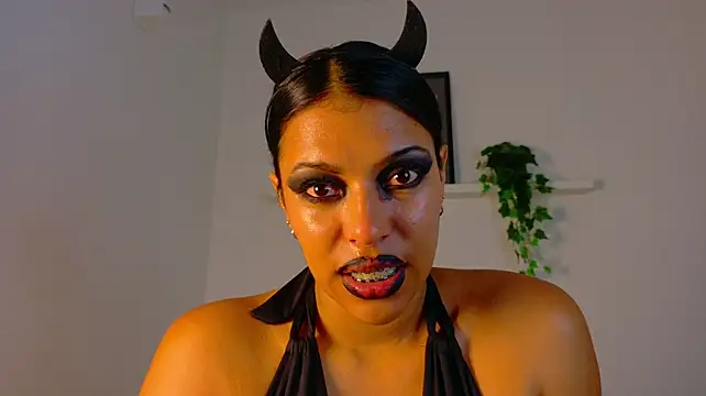 RiriiBrunette__ webcam