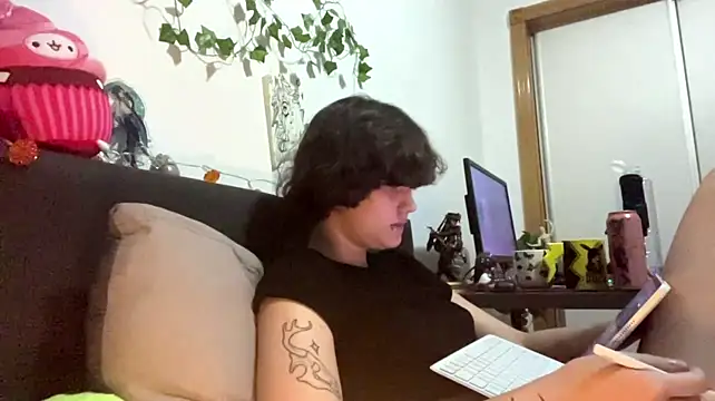 HeyFriren webcam