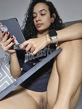 VelvetCurls webcam