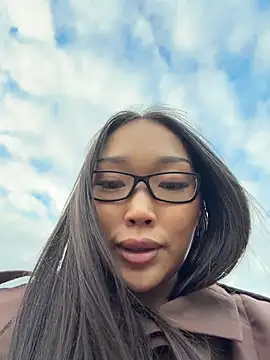 trytomakememoam webcam
