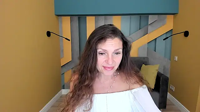 EllaLong webcam