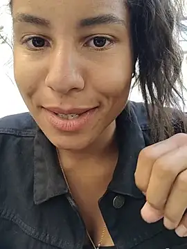 YaraEstelle webcam