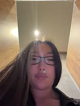 trytomakememoam webcam