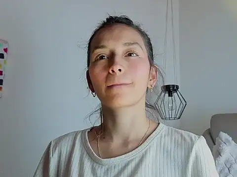 Aura_moons webcam