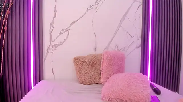 petite_phoenix webcam