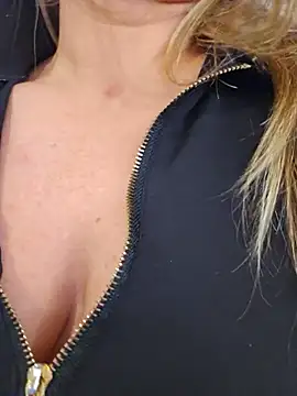 MiraKisss webcam