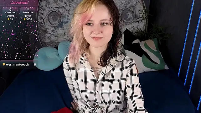 LinaVeritas live cam on StripChat