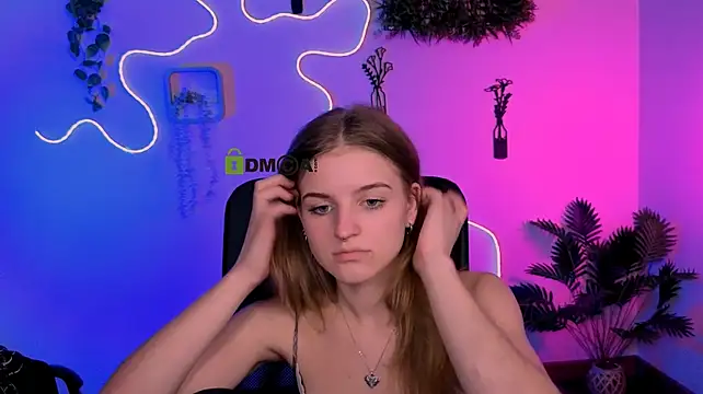 lisa_dark_