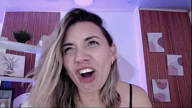 milfsecret69 webcam