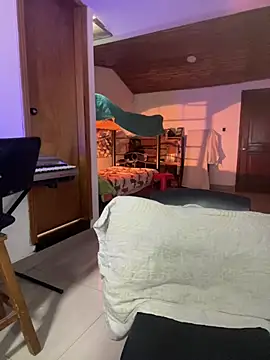 NikkiNix