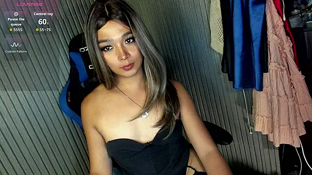 TrinityFucksYou webcam