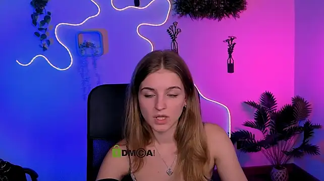 lisa_dark_ webcam