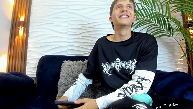 pavo_tv (M twink) - I have big laod for u ?
