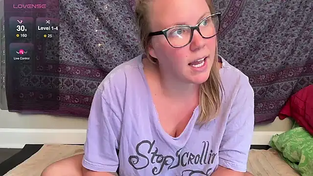 GlitterKitty108 webcam