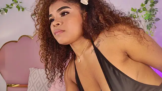 NahiaraReina webcam