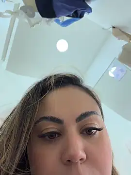 lariic (F young) - Mostrar os peitos no Uber   💦💦💦