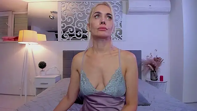 SabrinaSharm webcam