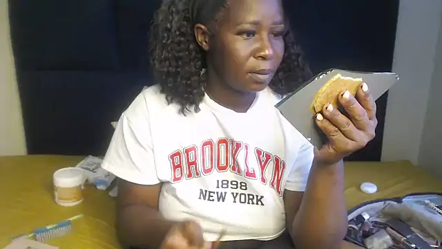Chocolatebae86 webcam