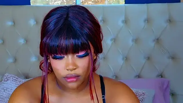 TiannahGlow webcam