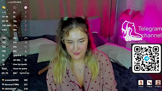 stacey_dawson (F teen) - slobbery tits close up