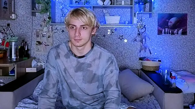 BloodyBlondiee webcam