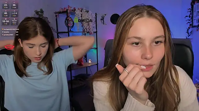 mia_lay webcam
