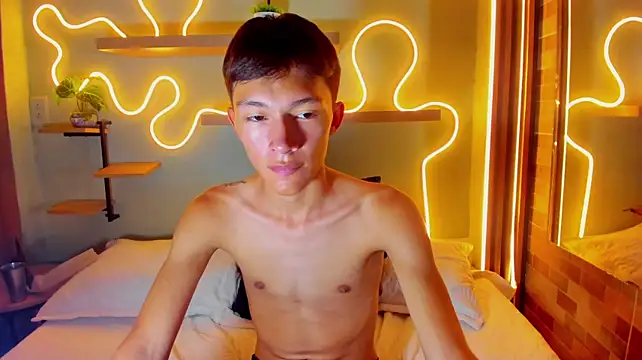 alan_madisson (M twink) - Naked Body + rain of spanks x20