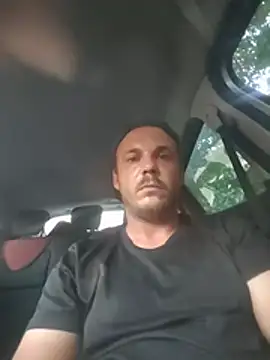WadedGuzzling webcam