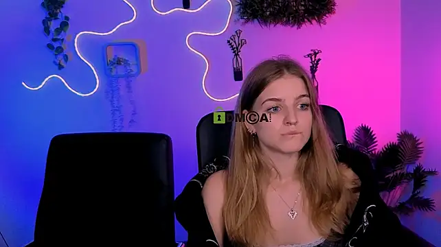 lisa_dark_