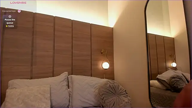 Emilia1040X webcam
