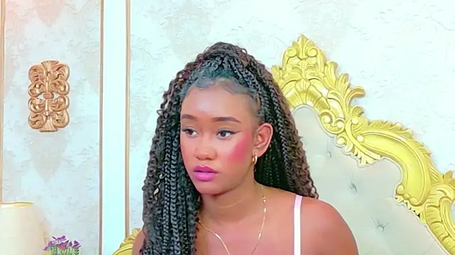 TylaWest live cam on StripChat
