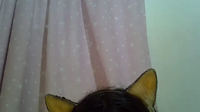 SkinnyKitten live cam