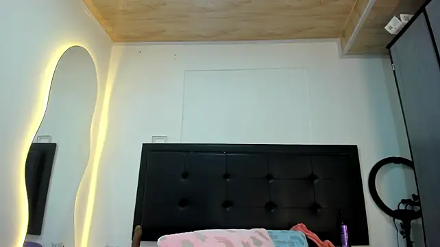 BustyGlow webcam