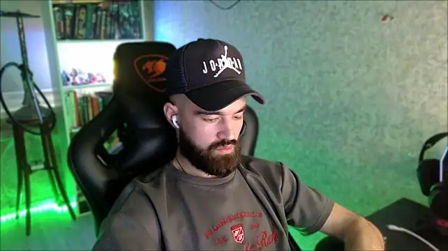 _Serious_Man webcam