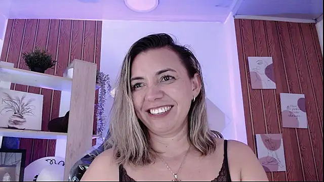 milfsecret69 webcam
