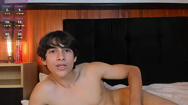Cheys_Mast live sex cam