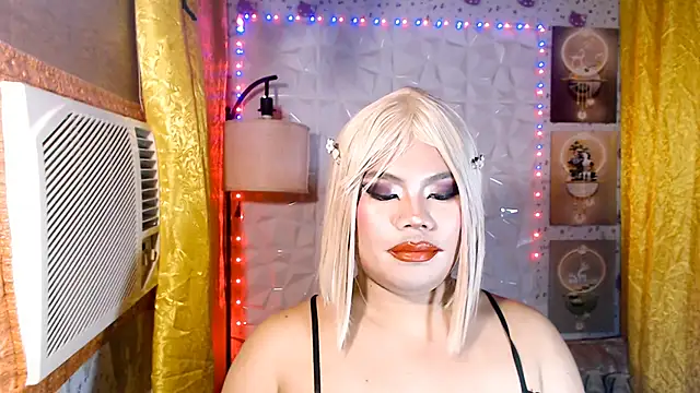 TSbrianaHugeCock webcam