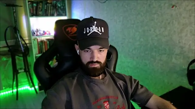 _Serious_Man webcam