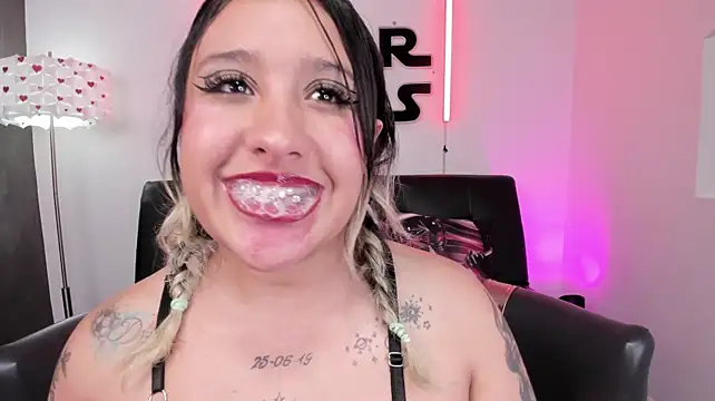 miss_danika webcam