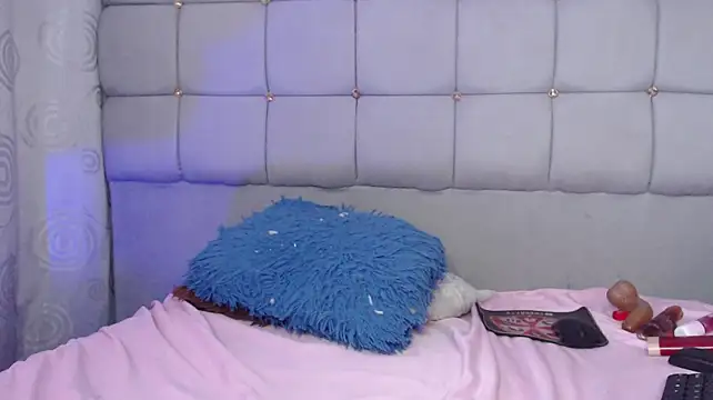 charlotte_brawn live cam preview